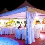 Mariage caraibe en bord de mer